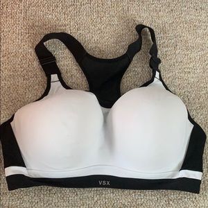 VICTORIAS SECRET RACERBACK PADDED SPORTS BRA